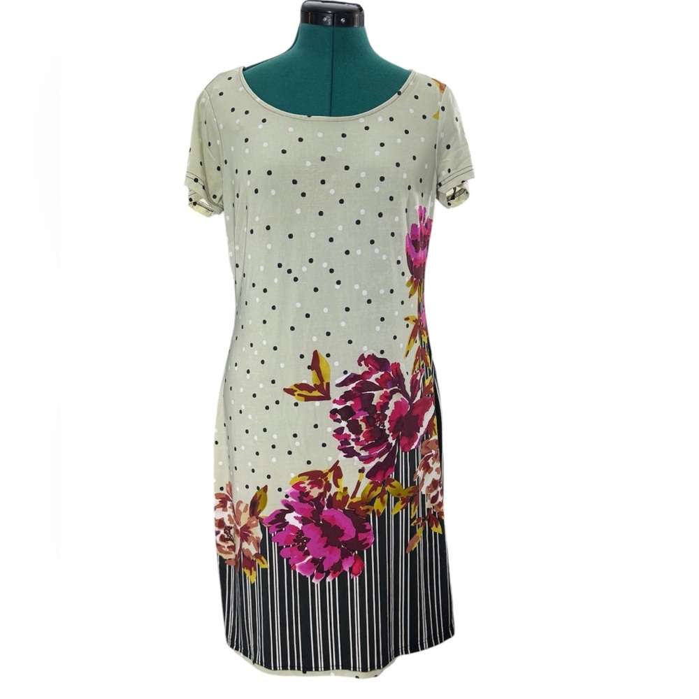 Casual Elegant Dress Look fresh and sophisticated in this beautiful short-sleeve